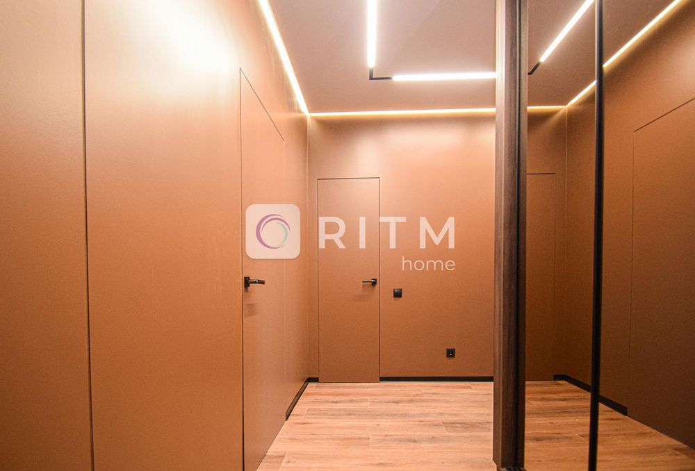 Продається сучасна квартира у житловому комплексі Central Hall