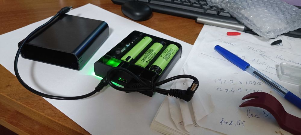 Джерело безперебійного живлення для роутера