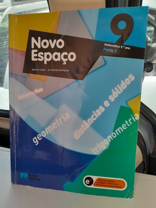 Livros escolares em ótimo estado.