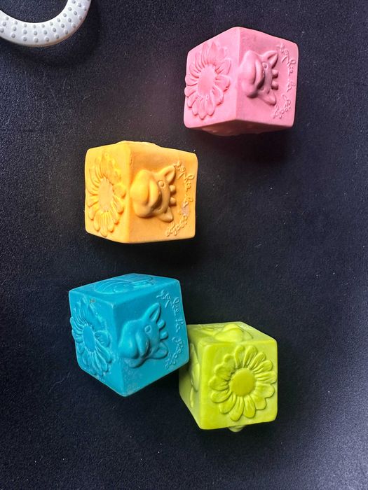 прорізувачі та іграшки жирафка Софі Vulli Sophie girafe та мавпочка Matchstick Monkey