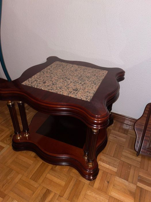 Mesa de centro em madeira maciça
