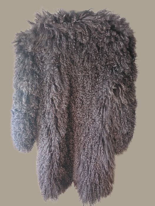 В груди 100см. Шуба из натуральной ламы. Натуральная шуба