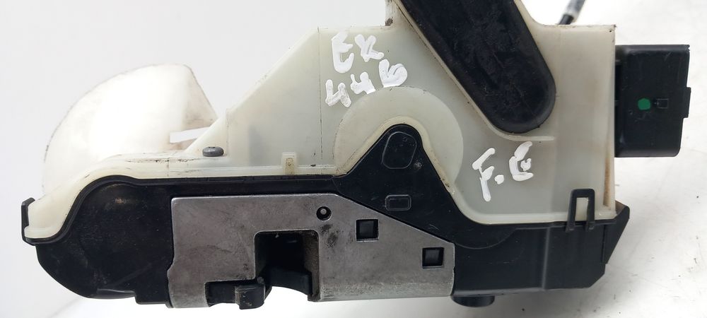 Fechadura / fecho porta frente esquerdo PEUGEOT 208