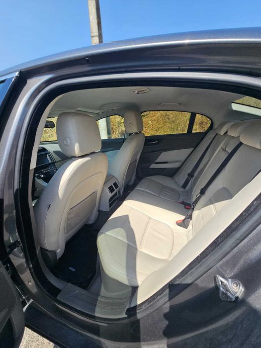 Jaguar XE 2017 Auto