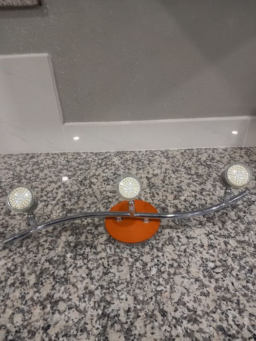 Spot de Iluminação com 3 Lâmpadas LED – Moderno e Funcional