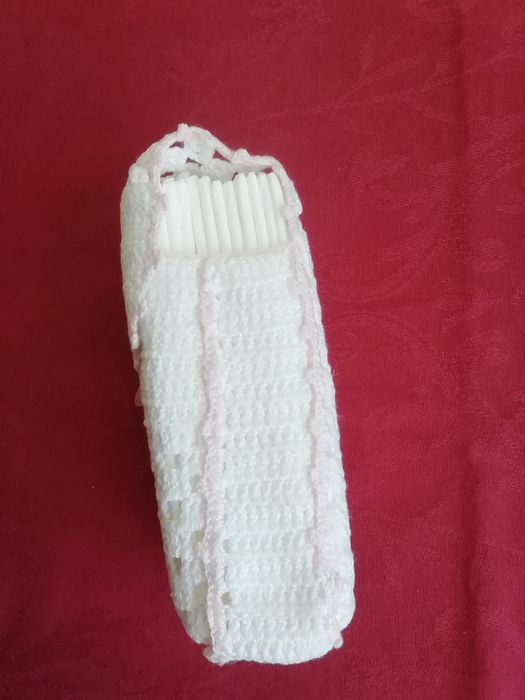 Porta-lenços de crochet, novo