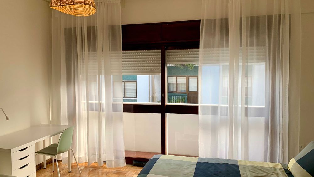 Quarto duplo para arrendamento no Porto
