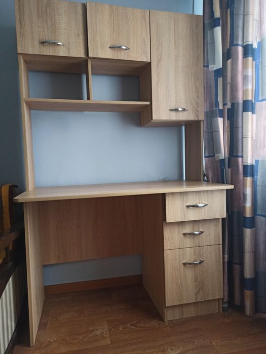 Письменный стол  ш. 110 х в.180