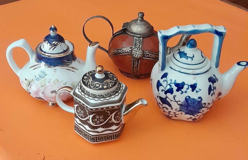 Miniaturas de Bules de coleçao