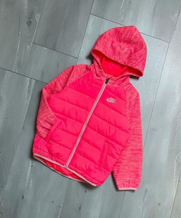 Курточка осінь/весна Nike на дівчинку 6/7 років