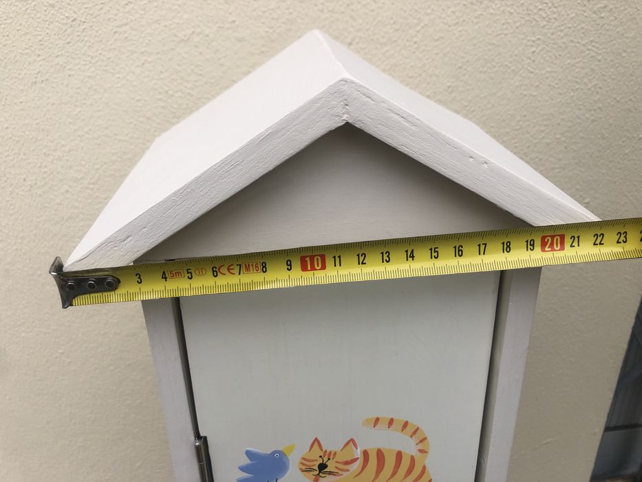 Movel com parteleiras