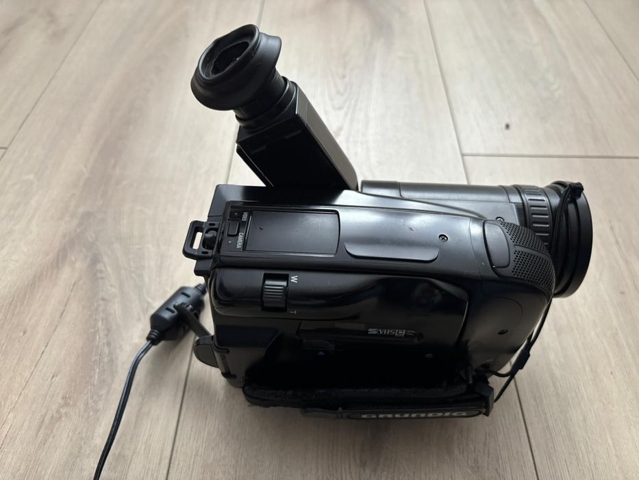 Kamera camera analogowa Grundig LC 550 SC Torba bateria kasety ladowar