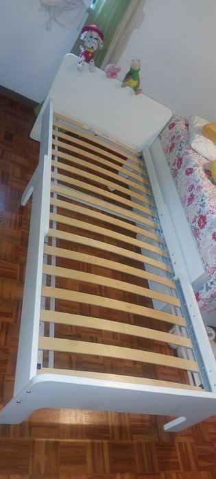 Cama  Solteiro 80x200cm ikea  C/colchão  Usado Bom Estado Faço Entrega