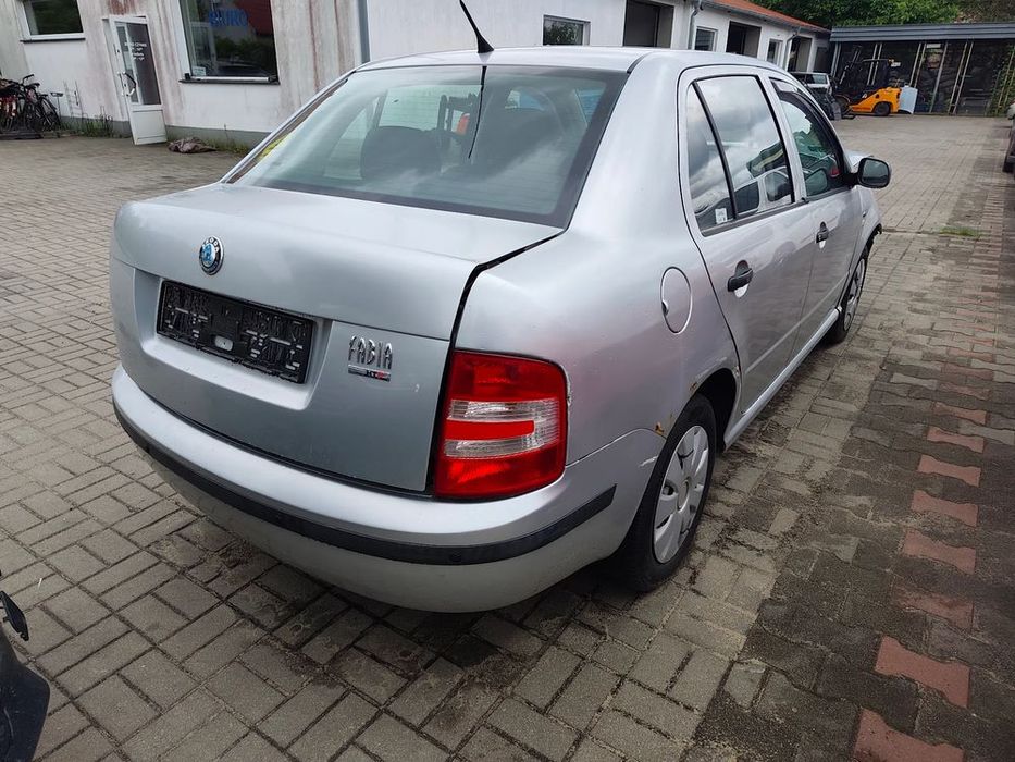 skoda fabia kombi sedan hatchback benzyna 1.4 i 1,2 benzyna na części