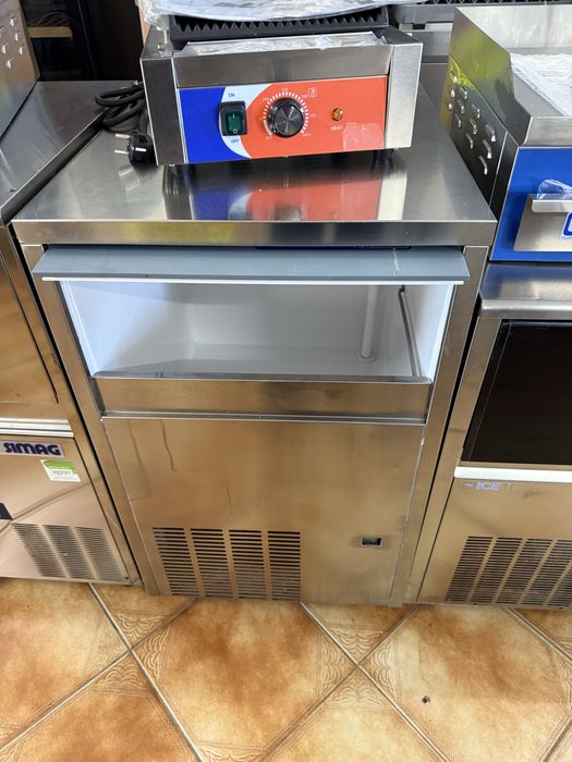 Maquina de gelo BREMA Cubo 45 kg Garantia e instalação