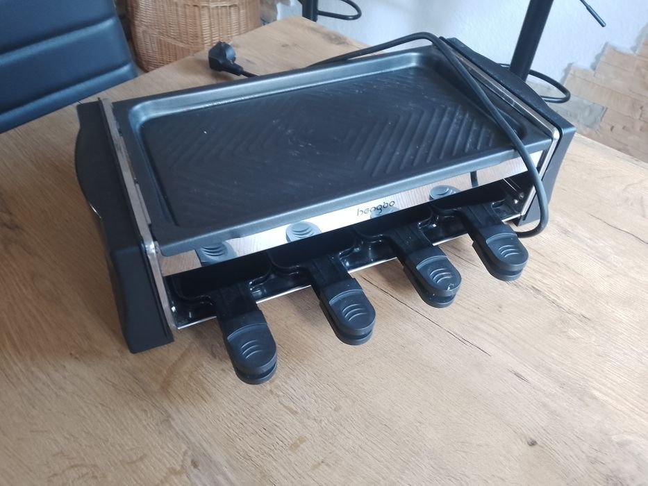 Elektryczny grill raclette +  8 Patelek
