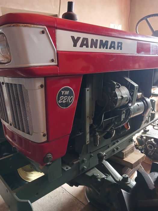 Міні трактор Повнопривідний  YANMAR - 2210  ( 22к.с. )
