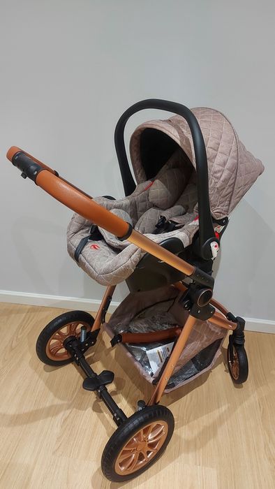 OPORTUNIDADE Carrinho bebé NOVO, 3 em 1
