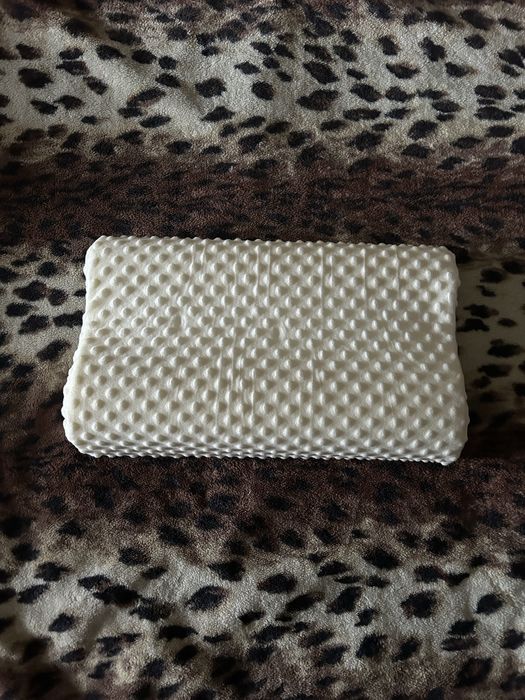 Ортопедична латексна подушка з ефектом пам’іті