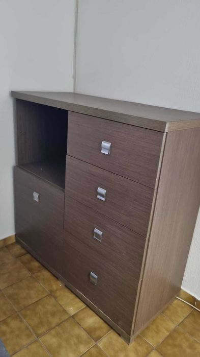 Oddam za darmo szafę i biurko