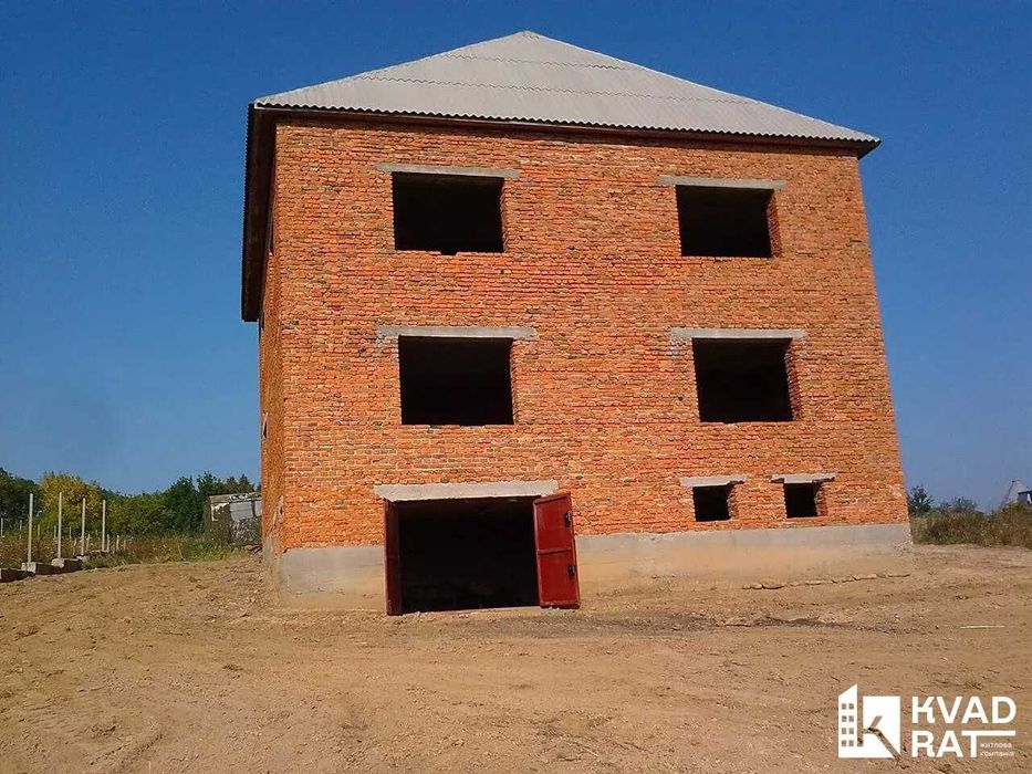 Продаж 2-поверхового будинку з гаражем та ділянкою ! 184 м2