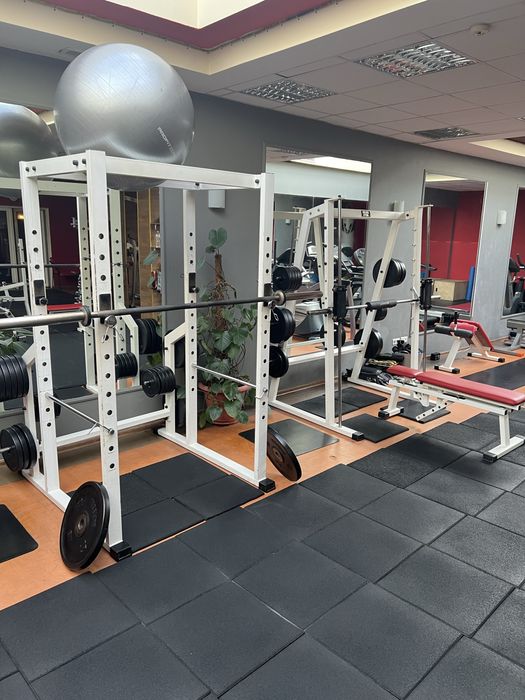 Тренажёрный зал, фитнес клуб