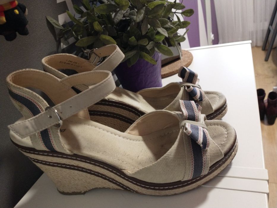 Sandały na platformie Graceland rozm 41