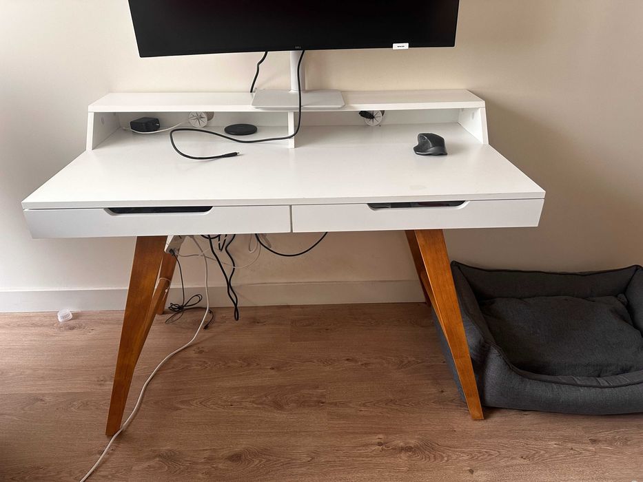 Secretária Estilo Escandinavo (Branca/Madeira)