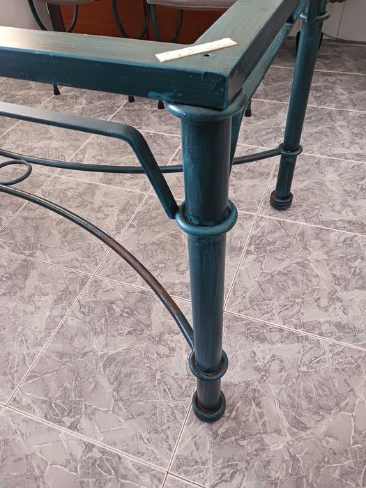 Mesa de ferro forjado