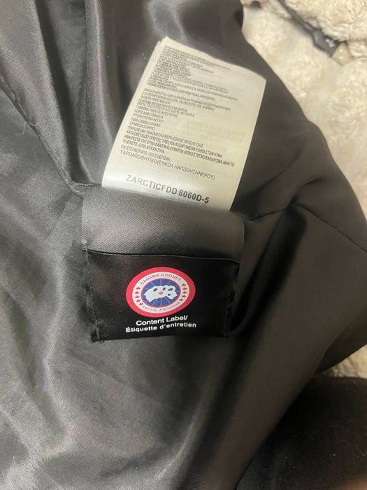 Пуховик canada goose черный