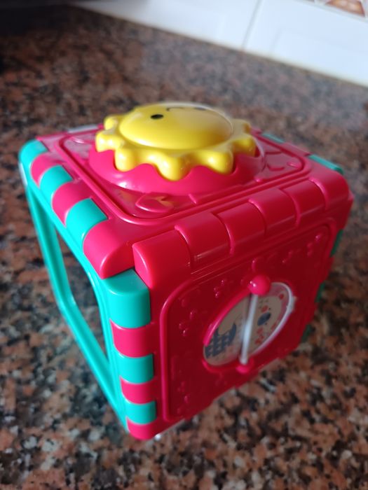 Cubo interactivo 6em1 da Playgo