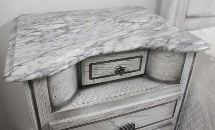 Quarto em decapê cinza