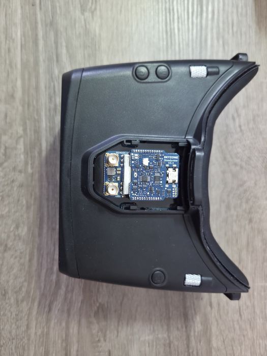 FPV Окуляри Skyzone Cobra X Box Style 5.8GHz 48CH (V4) + У комплекті покращені антени SKYZONE (Патч + Гриб)

SKYZONE (Патч + Гриб)»