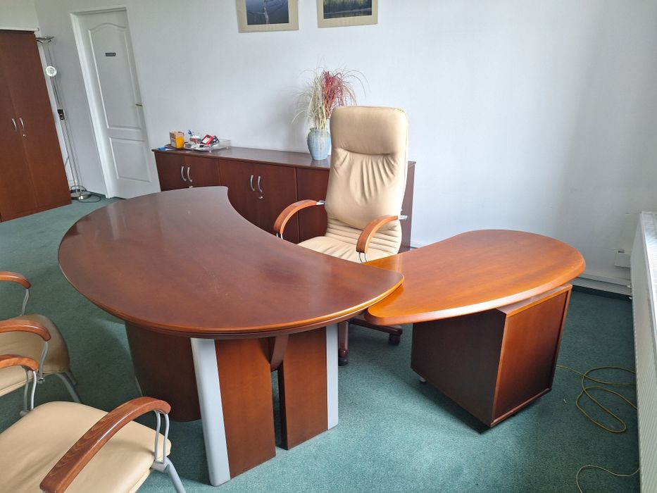 Biurko z fotelami sprzedam