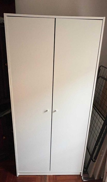 Roupeiro ikea sem marcas de uso