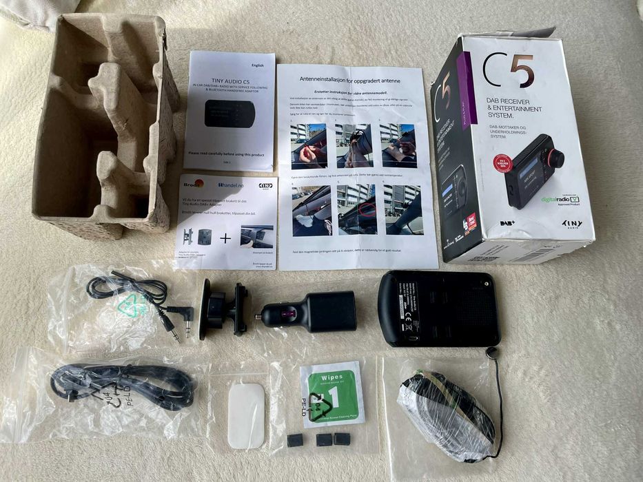 Tiny Audio C5 DAB+FM Transmiter Bluetooth AUX Zestaw głośnomówiący