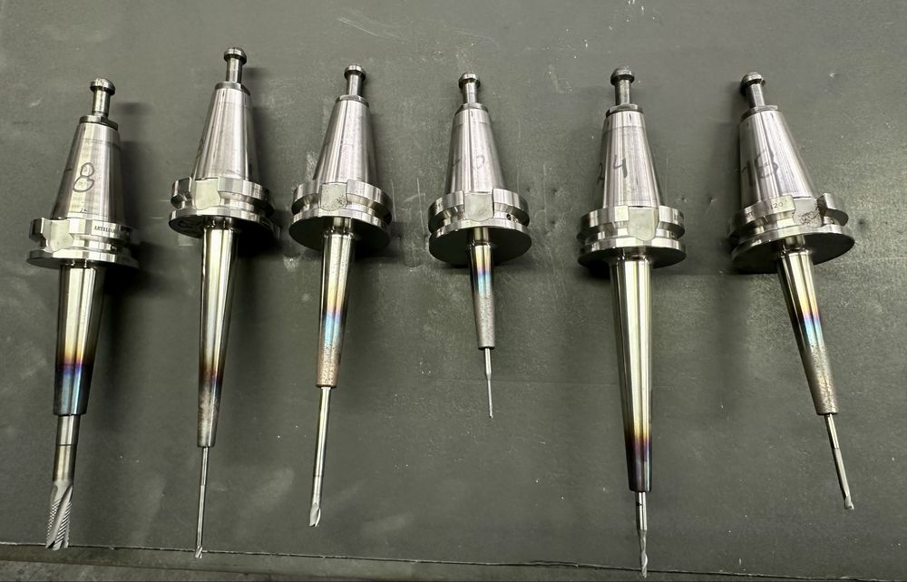 Vende-se 3 Maquinas de Alta Precisão (Cones Térmicos, Freses e Brocas)