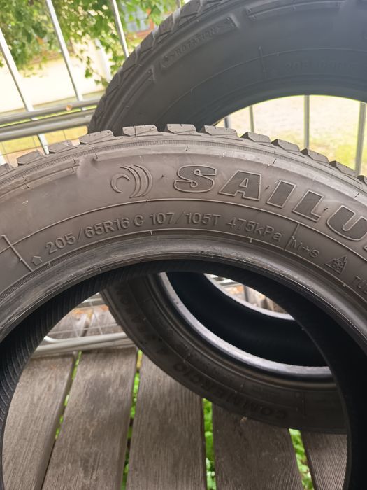 Opony do busa 205 /65 16 c sprzedam