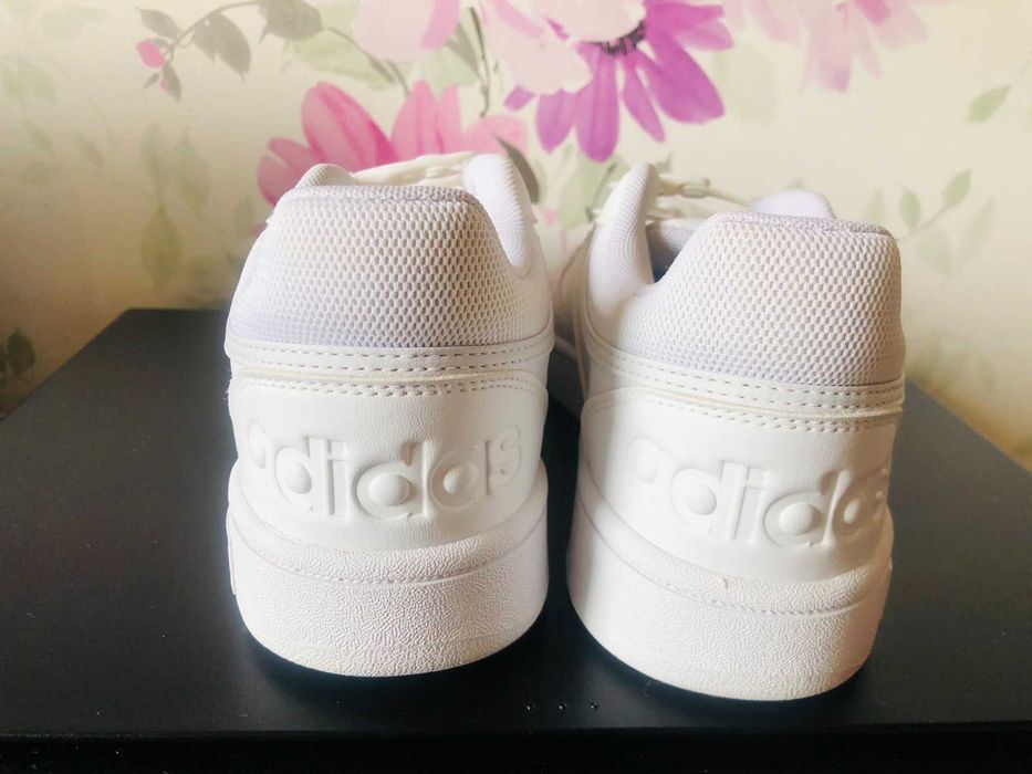 Кросівки жіночі Adidas Hoops 3.0 Low Classic р.39,5