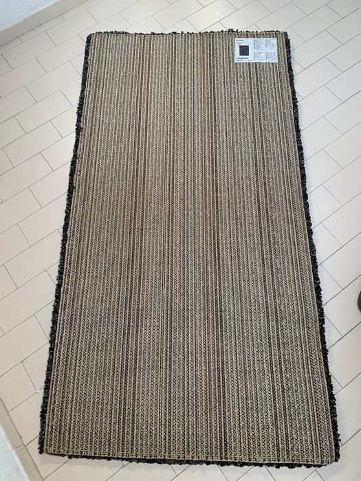 Tapete marca ikea modelo Alhede, cinzento