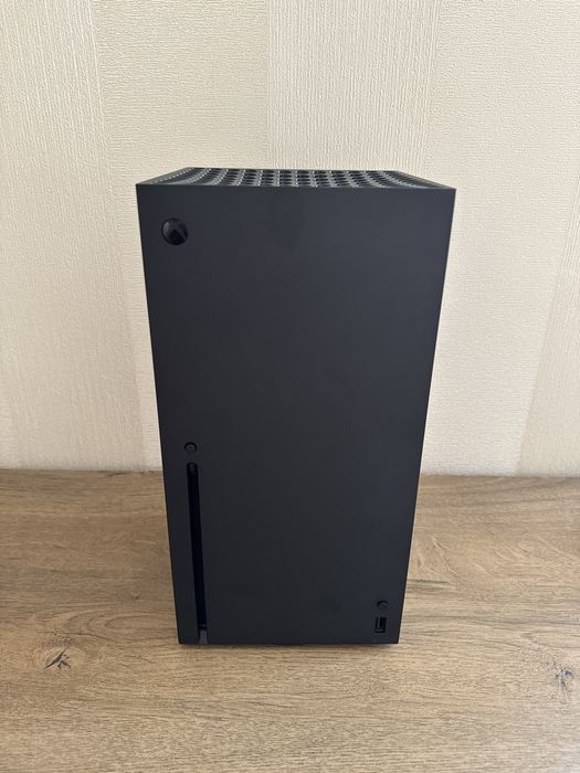 Ігрова консоль Xbox series x 1 tb + 2 геймпада + ігри