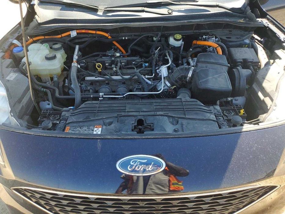 Ford Escape Hybrid Titanium 2021;