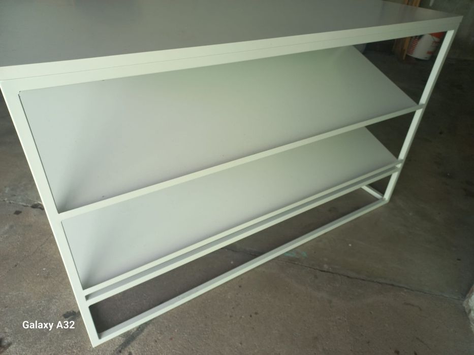 Aceito troca em maquina de Costura urgente Mesa de ferro com  tampo d