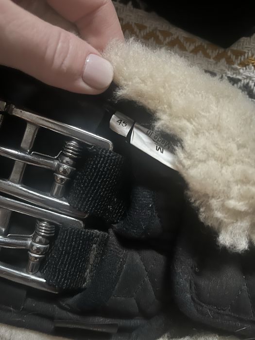 Popręg Mattes 45 cm z futrem owczym