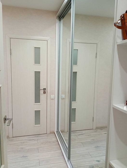 + Продам  2 кім. квартиру пр.Соборний , 39999 дол.