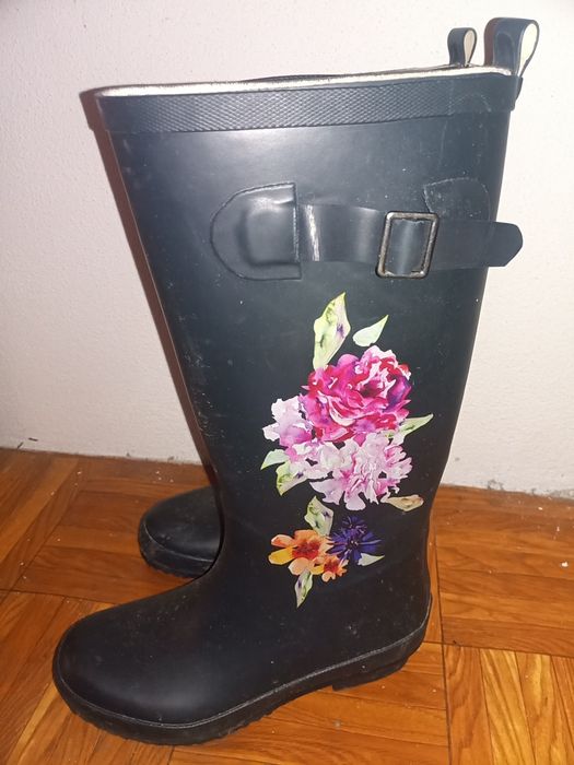 Calçados n° 20-24, 28, 36 e 37