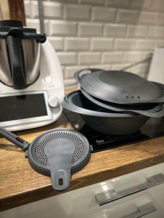 Bimby tm6 com acessórios e livros em óptimo estado