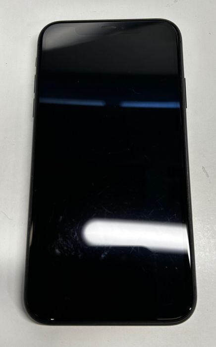 iPhone 11 64GB Preto – 80% bateria – Bom estado + carregador incluído