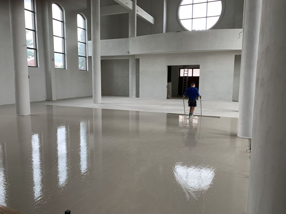 Wylewki posadzki anhydrytowe KNAUF ogrzewanie podłogowe.