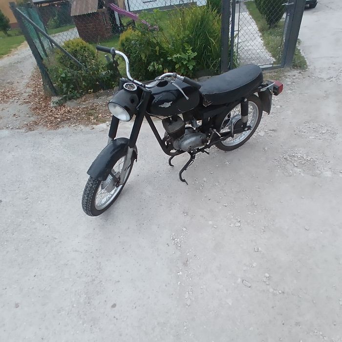WSK 125 p motocykl m06 zabytek klasyk rok 1977 b1 b2 B3  jednoramówka garbuska 77r